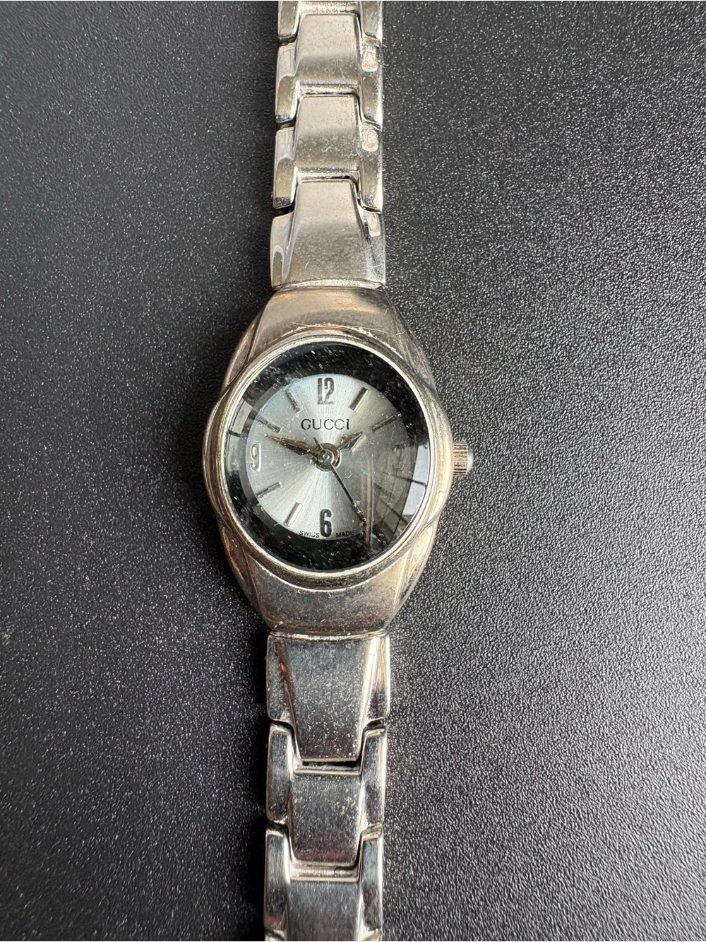 Gucci Women’s vintage Silver Tone Ladies Bracelet Watch